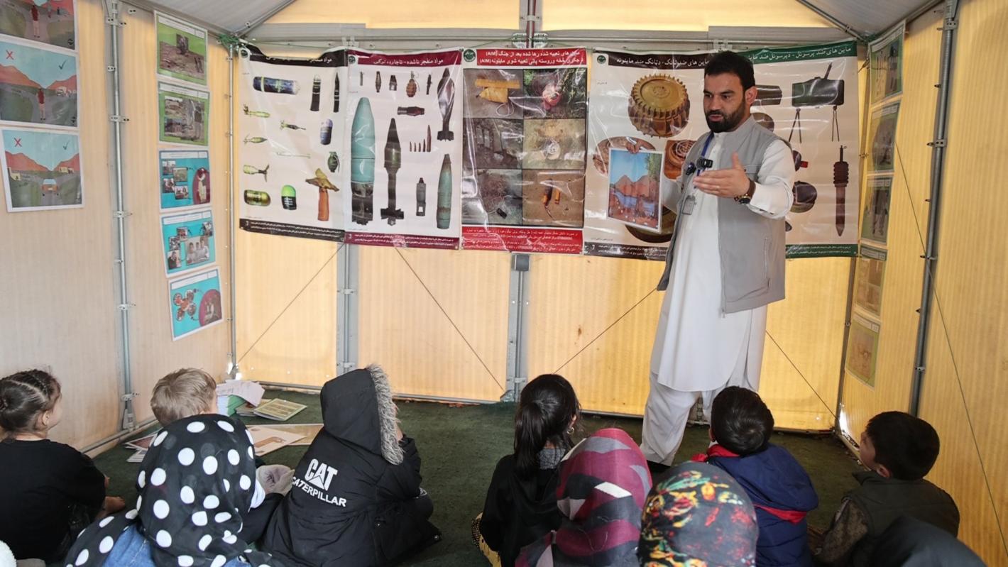 Mine education for returnee children in Kabul