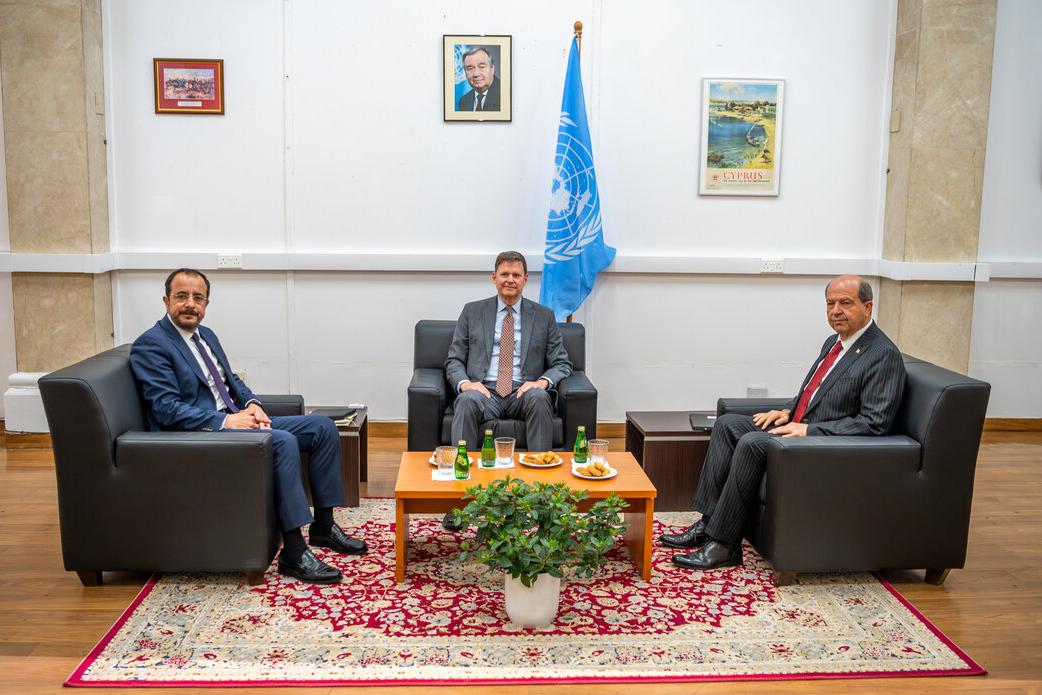 The top United Nations official in Cyprus, Colin Stewart (center), with the Greek Cypriot leader, Nikos Christodoulides (left) and the Turkish Cypriot leader, Ersin Tatar (right).